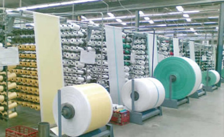 "غرفة الملابس": انخفاض الأسعار وترقُّب منافسة شرسة بافتتاح 550 مصنعًا صينيًّا